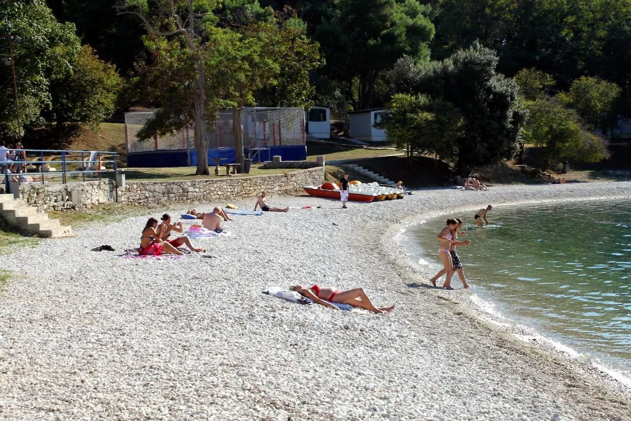 Apartments With A Parking Space Pula - 7664 Croatia