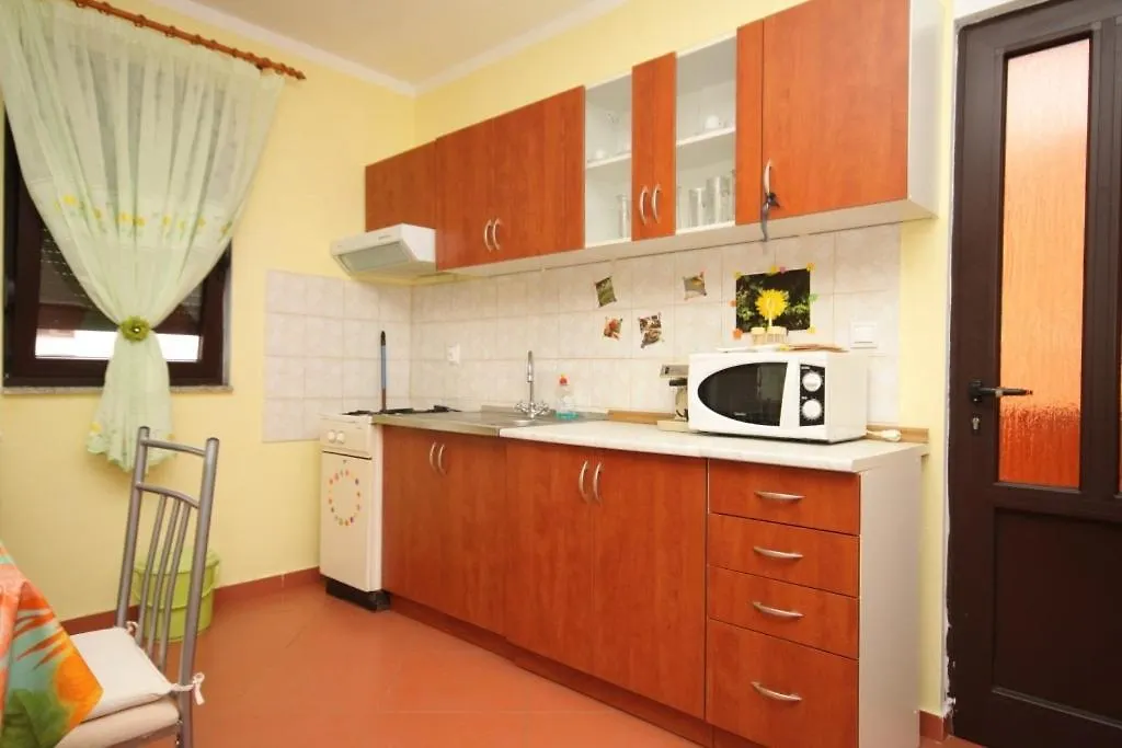 Apartments With A Parking Space Pula - 7664